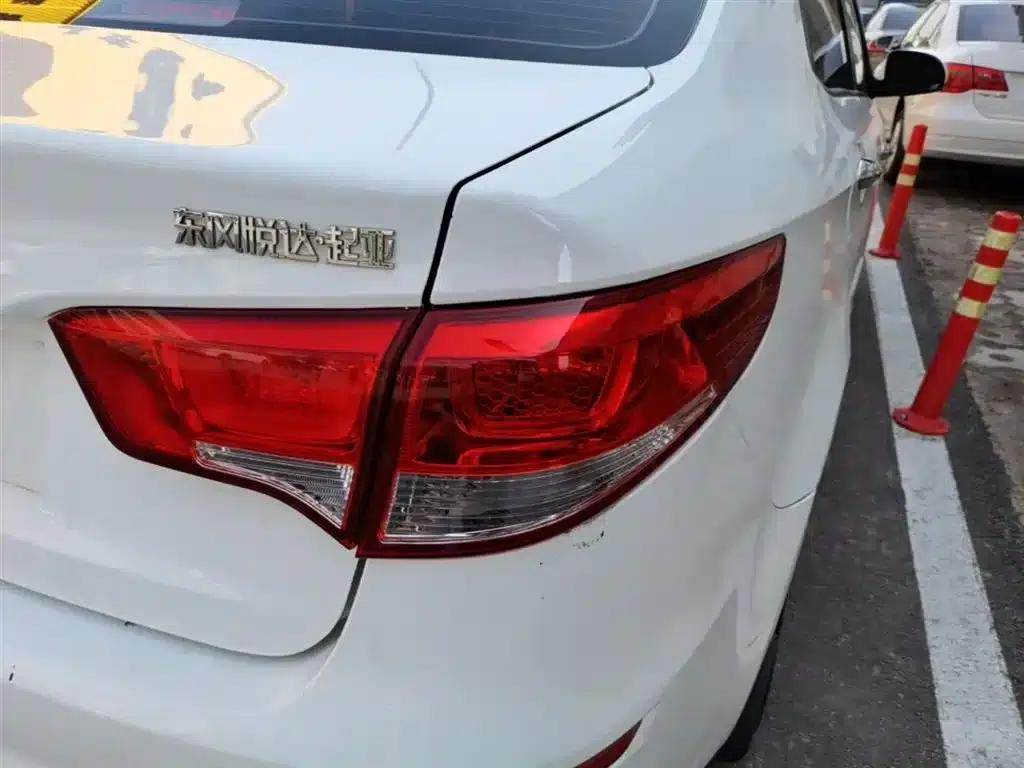 Kia K2 2012 Sedan 1.4L AT GLS Anniversary Edition — миниатюра 8