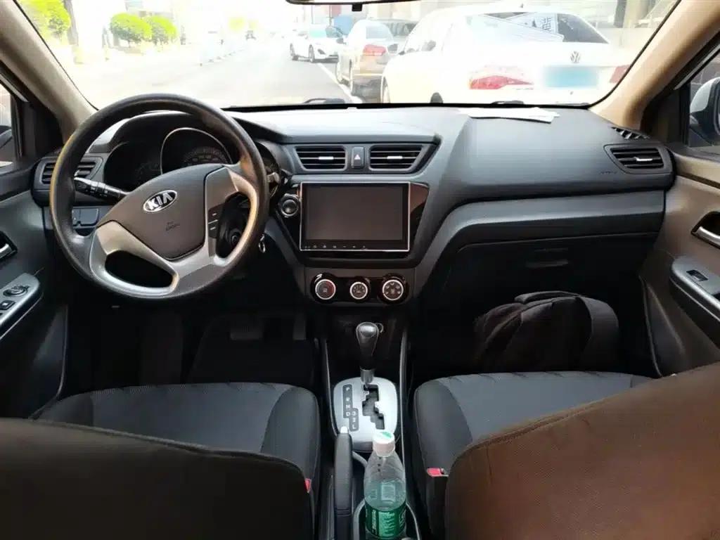 Kia K2 2012 Sedan 1.4L AT GLS Anniversary Edition — миниатюра 10