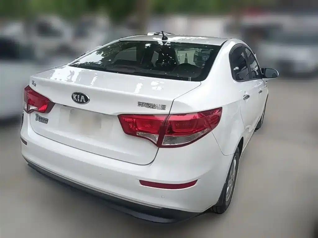 Kia K2 2015 Sedan 1.4L MT GLS — миниатюра 12