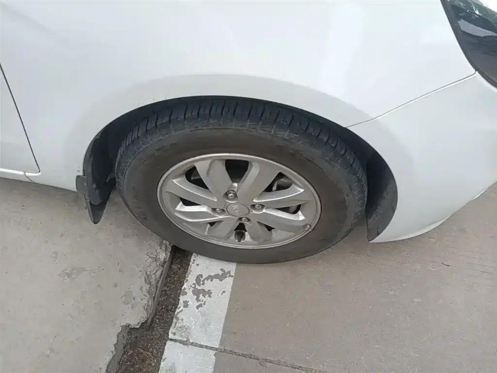 Kia K2 2015 Sedan 1.4L MT GLS — миниатюра 14
