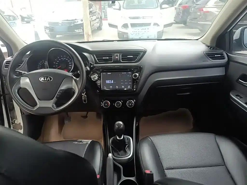 Kia K2 2015 Sedan 1.4L MT GLS — миниатюра 16
