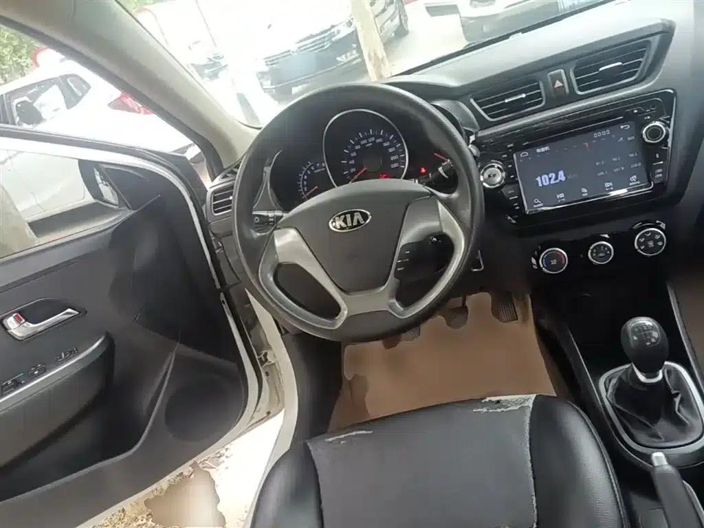 Kia K2 2015 Sedan 1.4L MT GLS — миниатюра 17