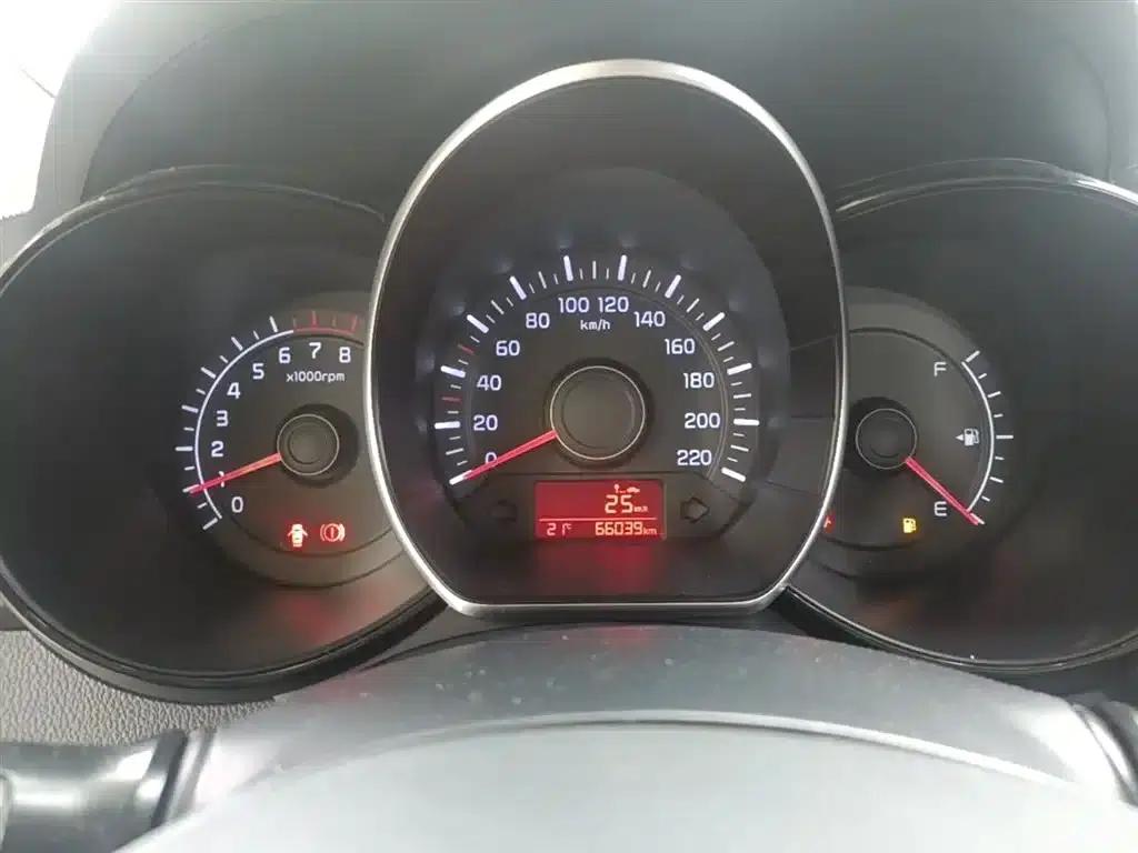 Kia K2 2015 Sedan 1.4L MT GLS — миниатюра 18