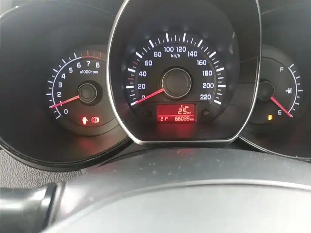 Kia K2 2015 Sedan 1.4L MT GLS — миниатюра 19