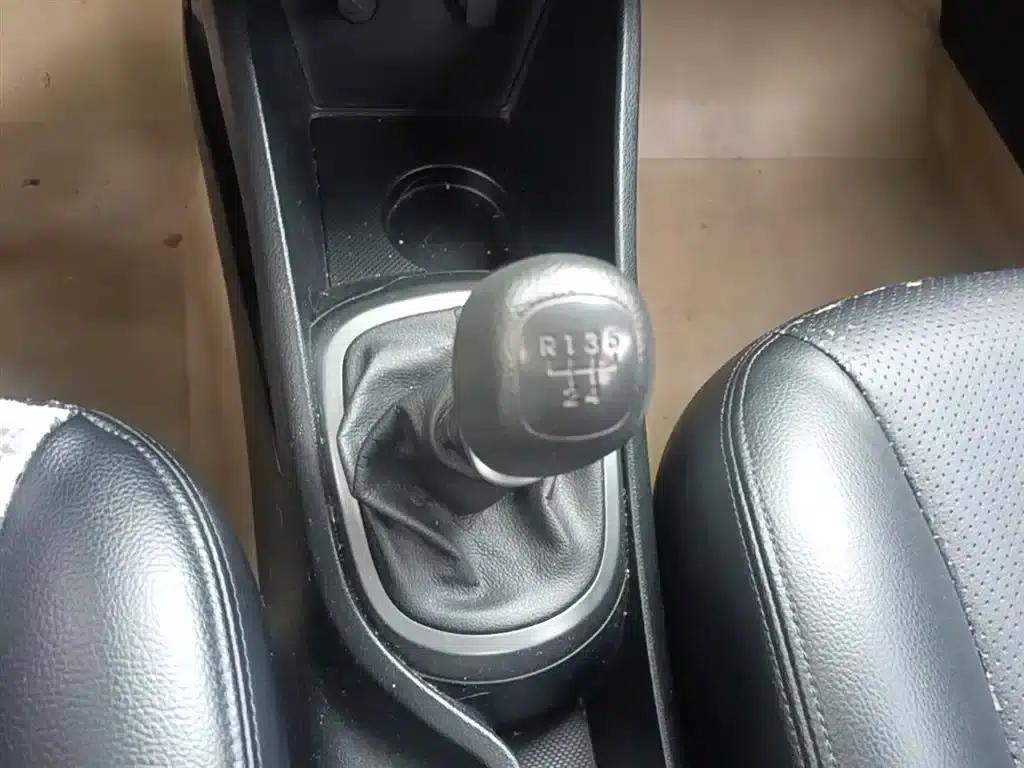 Kia K2 2015 Sedan 1.4L MT GLS — миниатюра 21