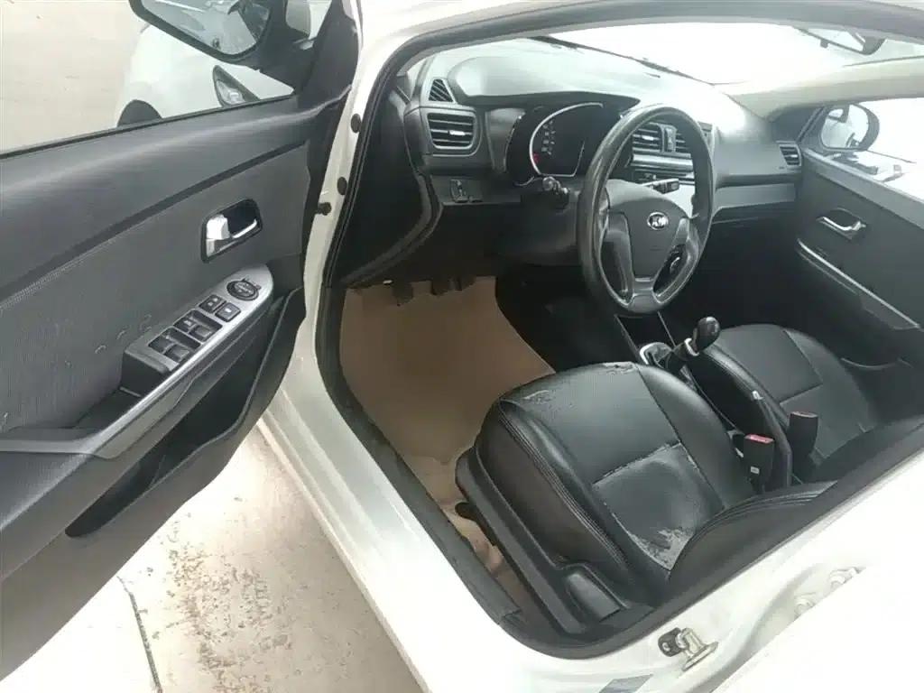 Kia K2 2015 Sedan 1.4L MT GLS — миниатюра 23