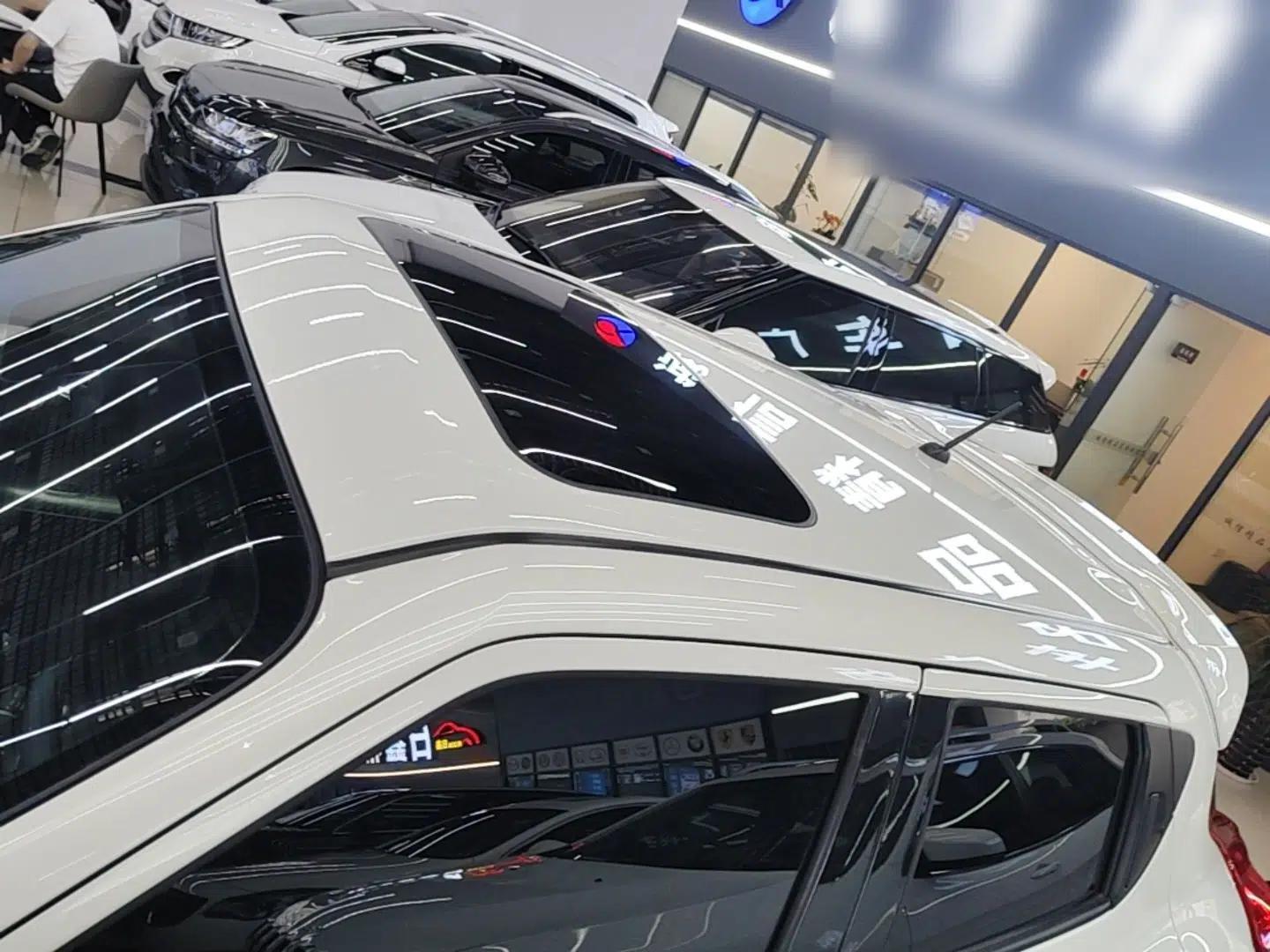 Infiniti ESQ 2014 1.6L Spontaneous Edition — миниатюра 11