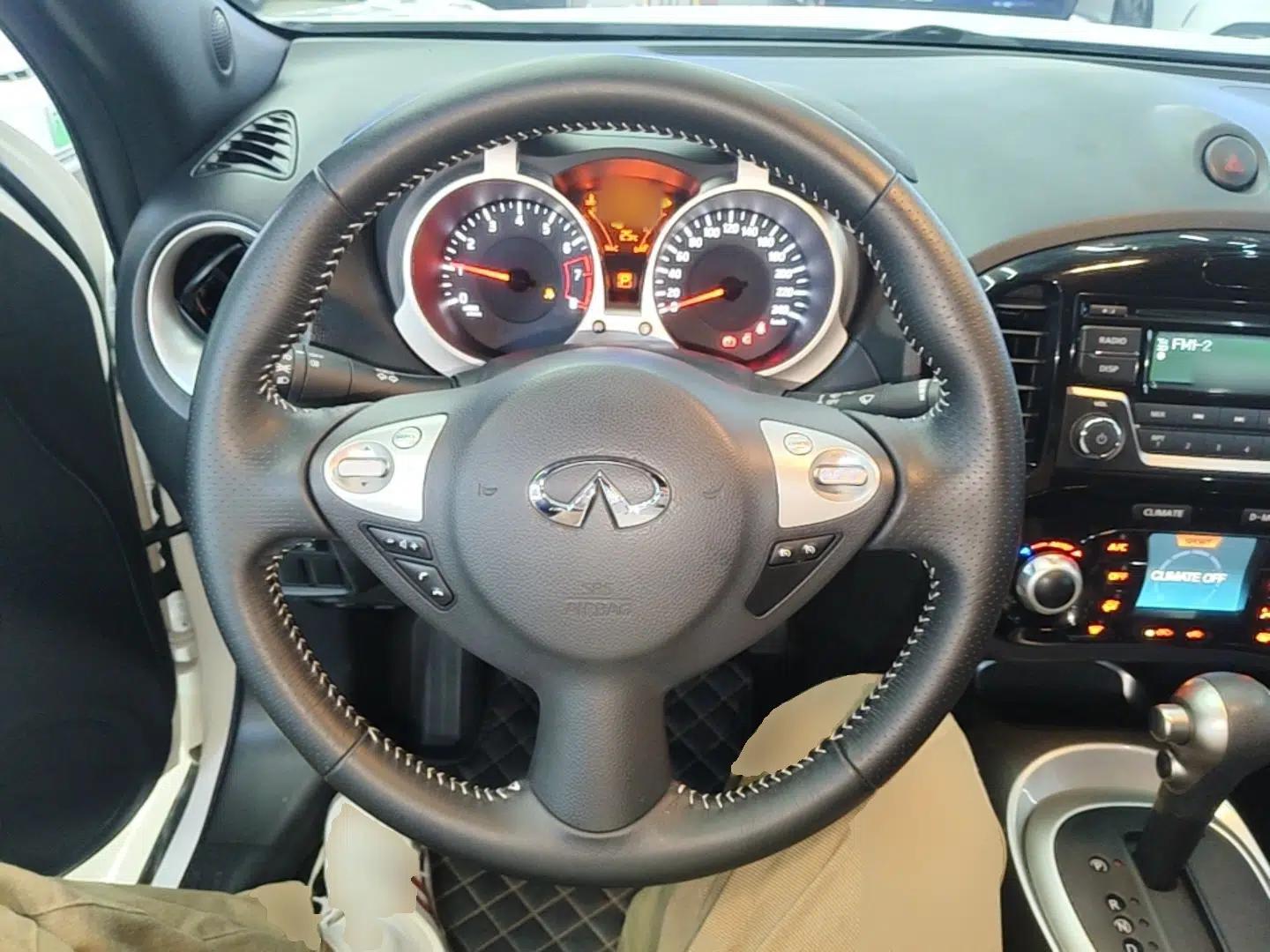 Infiniti ESQ 2014 1.6L Spontaneous Edition — миниатюра 13
