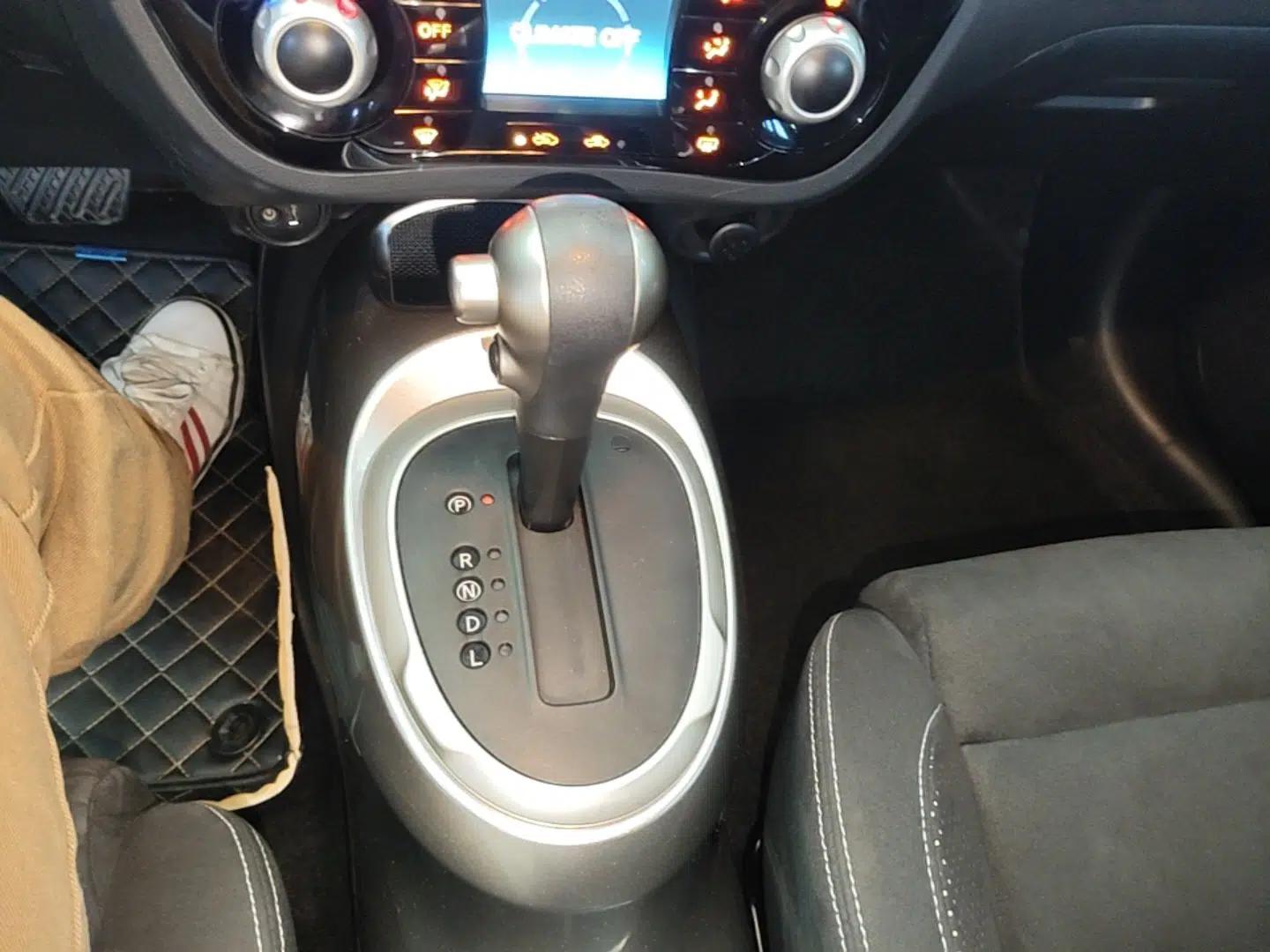 Infiniti ESQ 2014 1.6L Spontaneous Edition — миниатюра 16