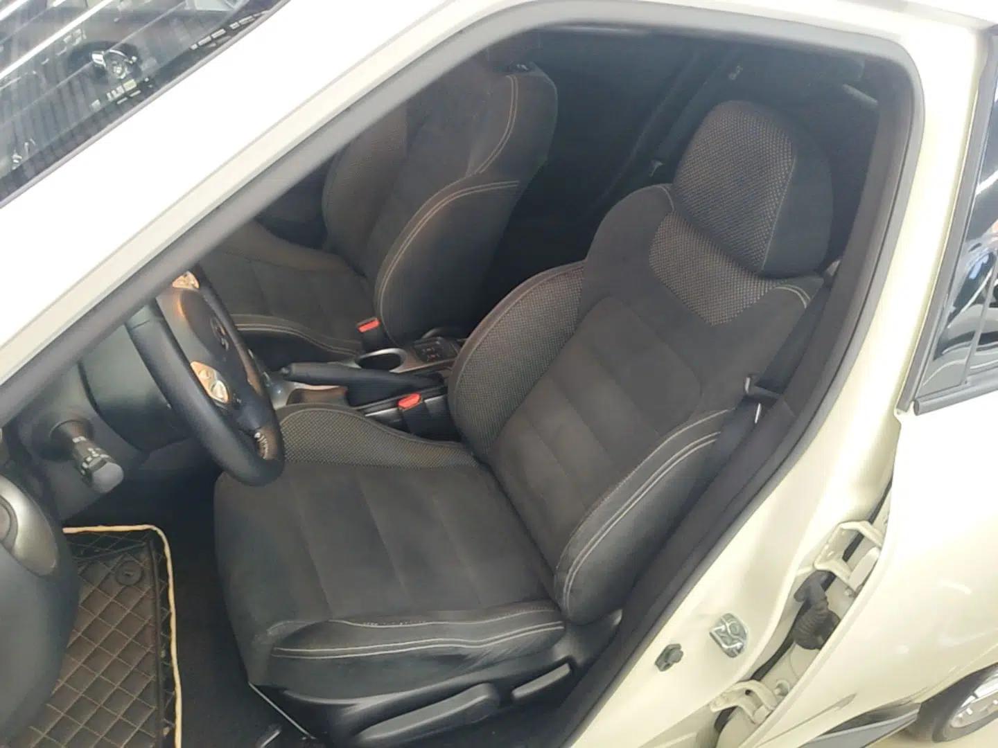 Infiniti ESQ 2014 1.6L Spontaneous Edition — миниатюра 17