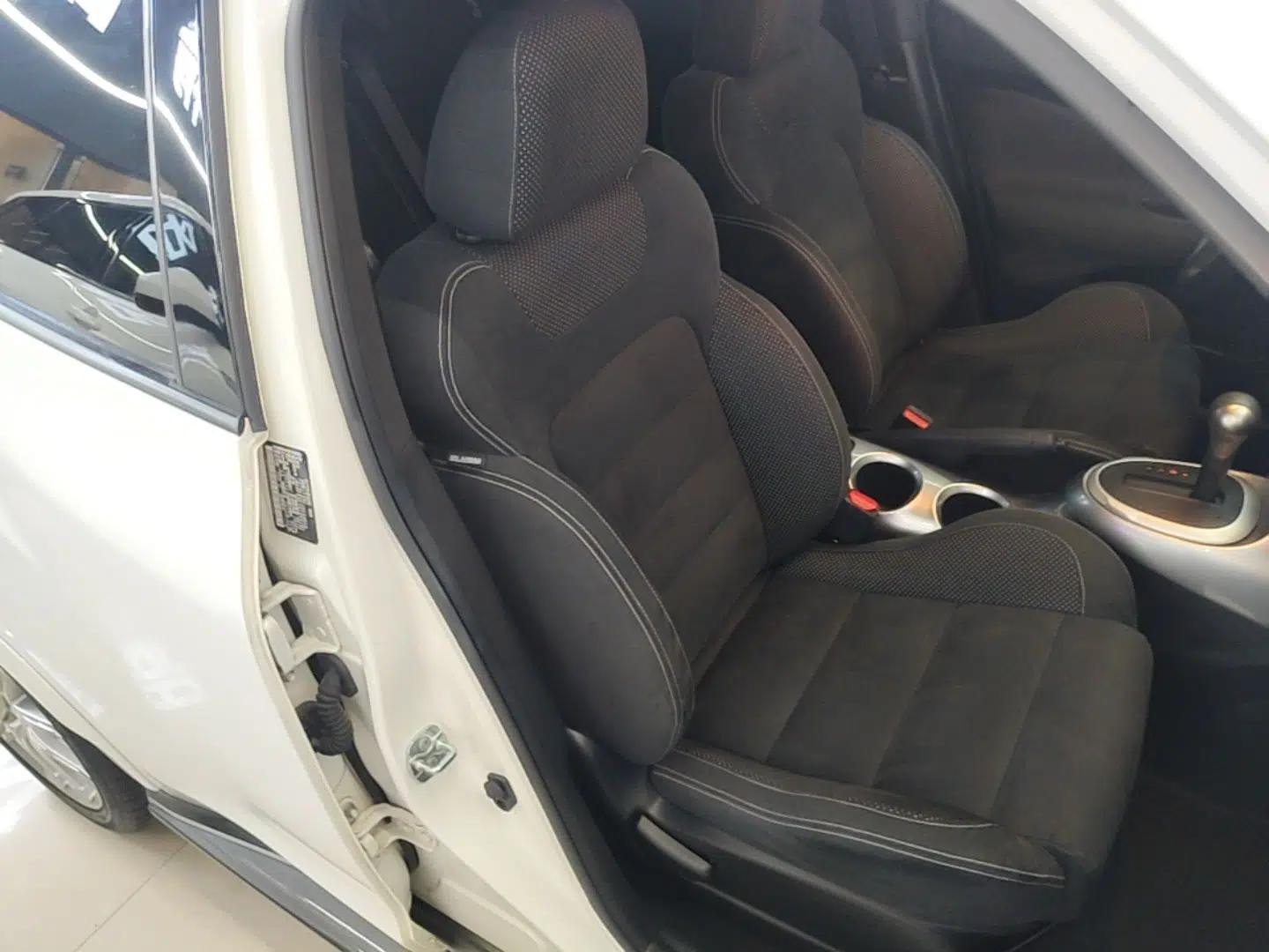 Infiniti ESQ 2014 1.6L Spontaneous Edition — миниатюра 23