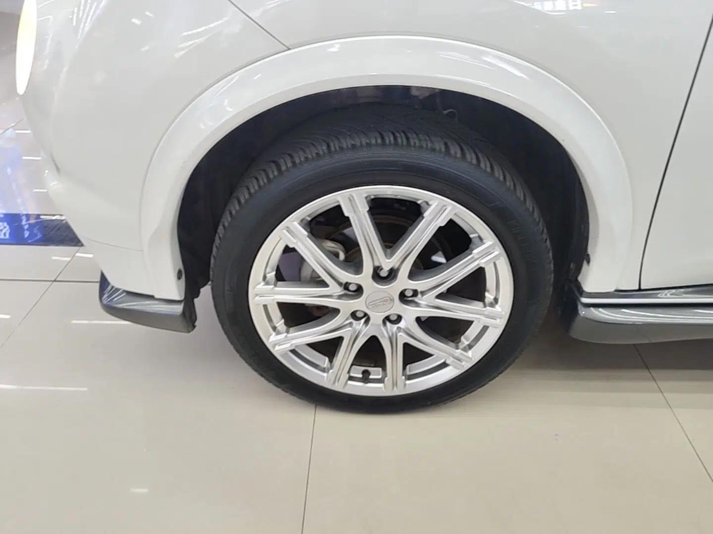 Infiniti ESQ 2014 1.6L Spontaneous Edition — миниатюра 9