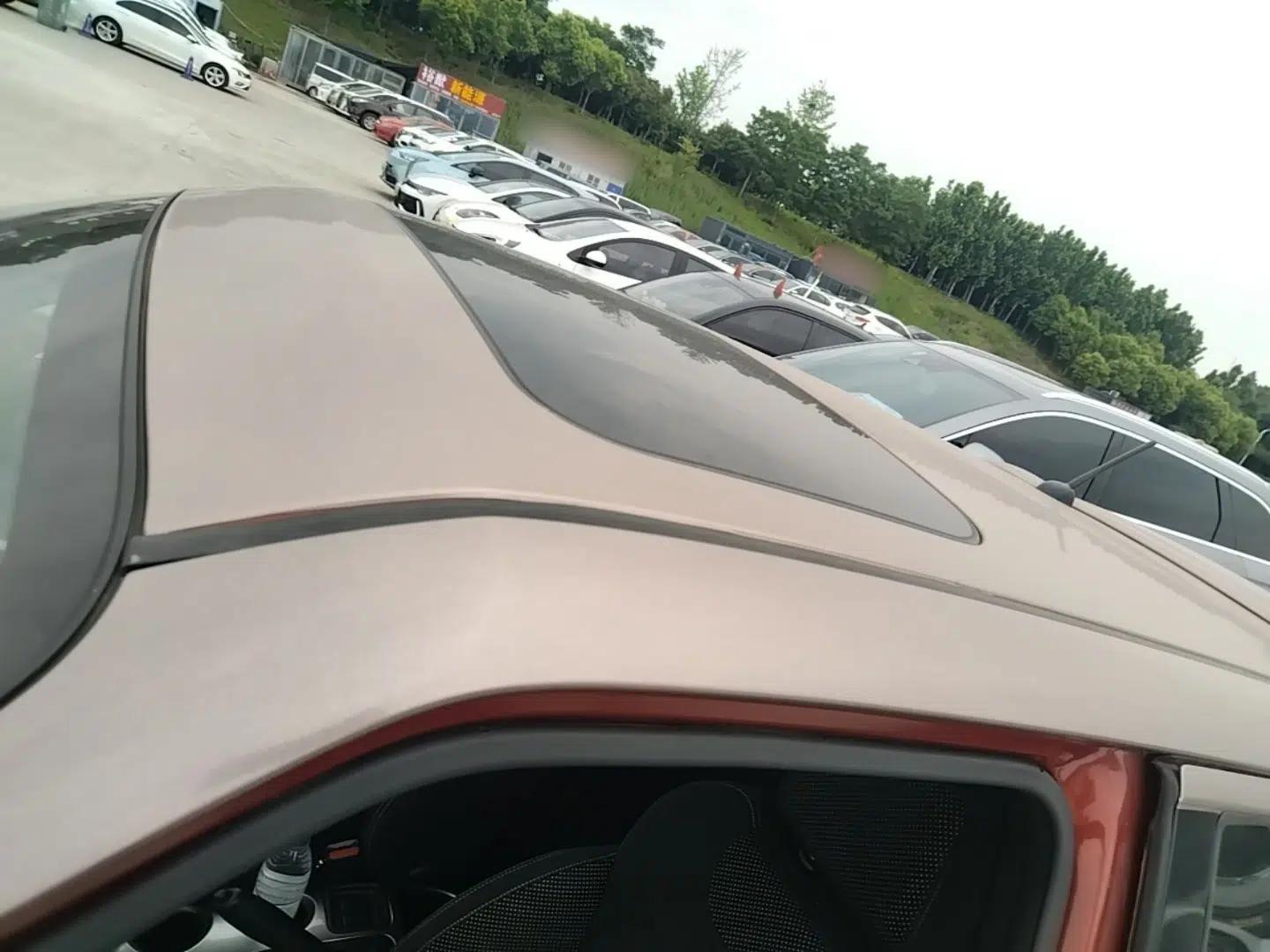 Infiniti ESQ 2014 1.6L Spontaneous Edition — миниатюра 11