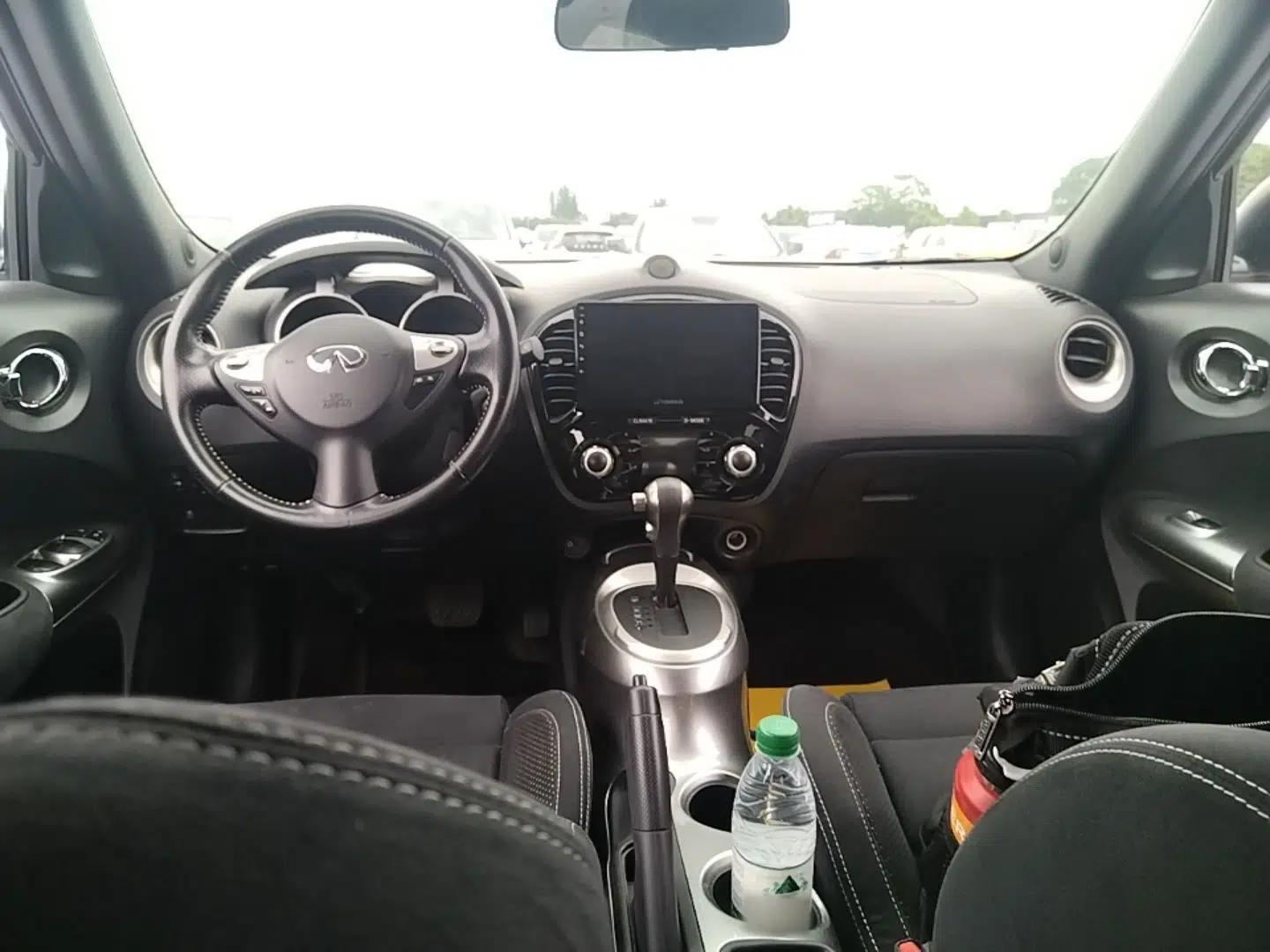 Infiniti ESQ 2014 1.6L Spontaneous Edition — миниатюра 13