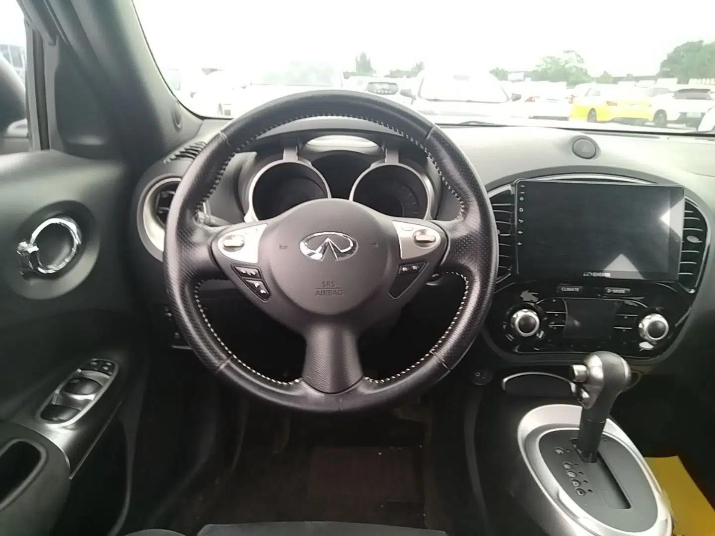 Infiniti ESQ 2014 1.6L Spontaneous Edition — миниатюра 14
