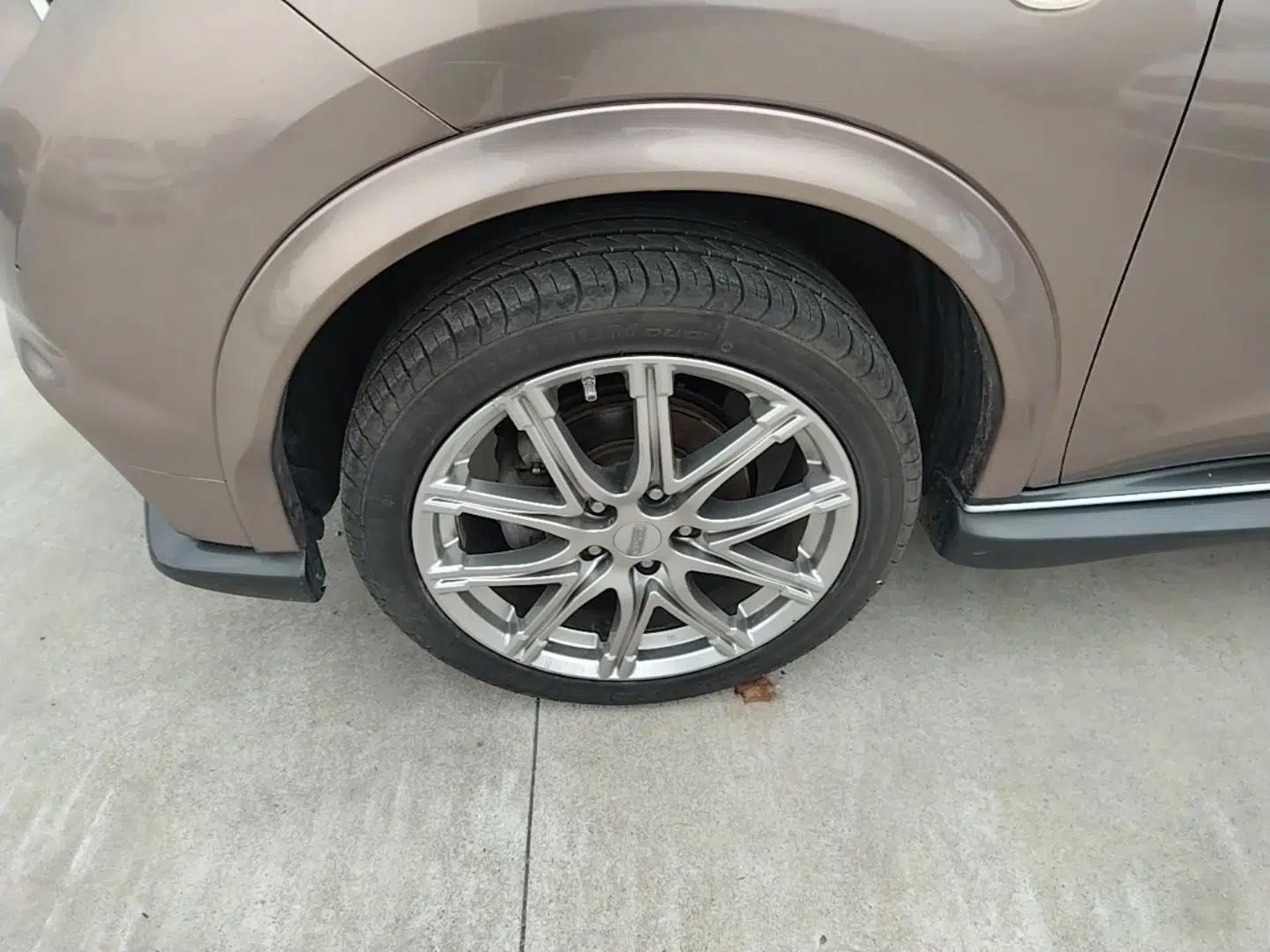 Infiniti ESQ 2014 1.6L Spontaneous Edition — миниатюра 8