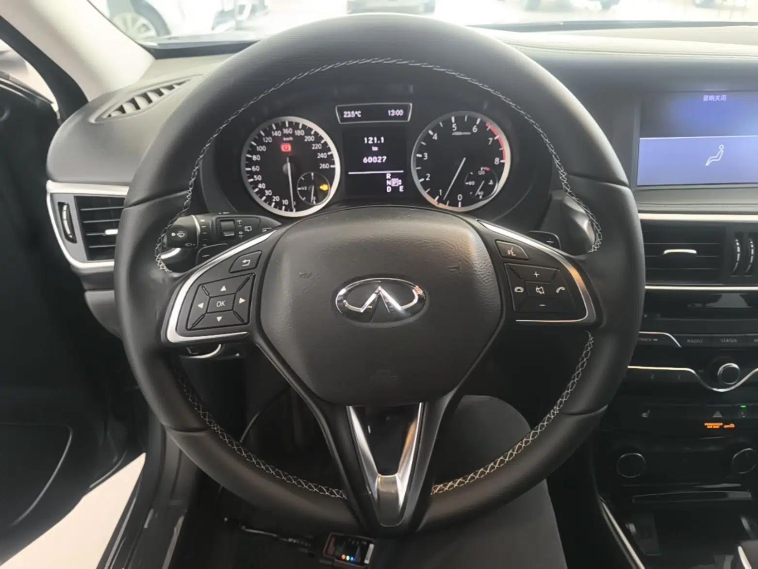Infiniti QX30 2017 1.6T Two-Wheel Drive Fashion Edition — миниатюра 14