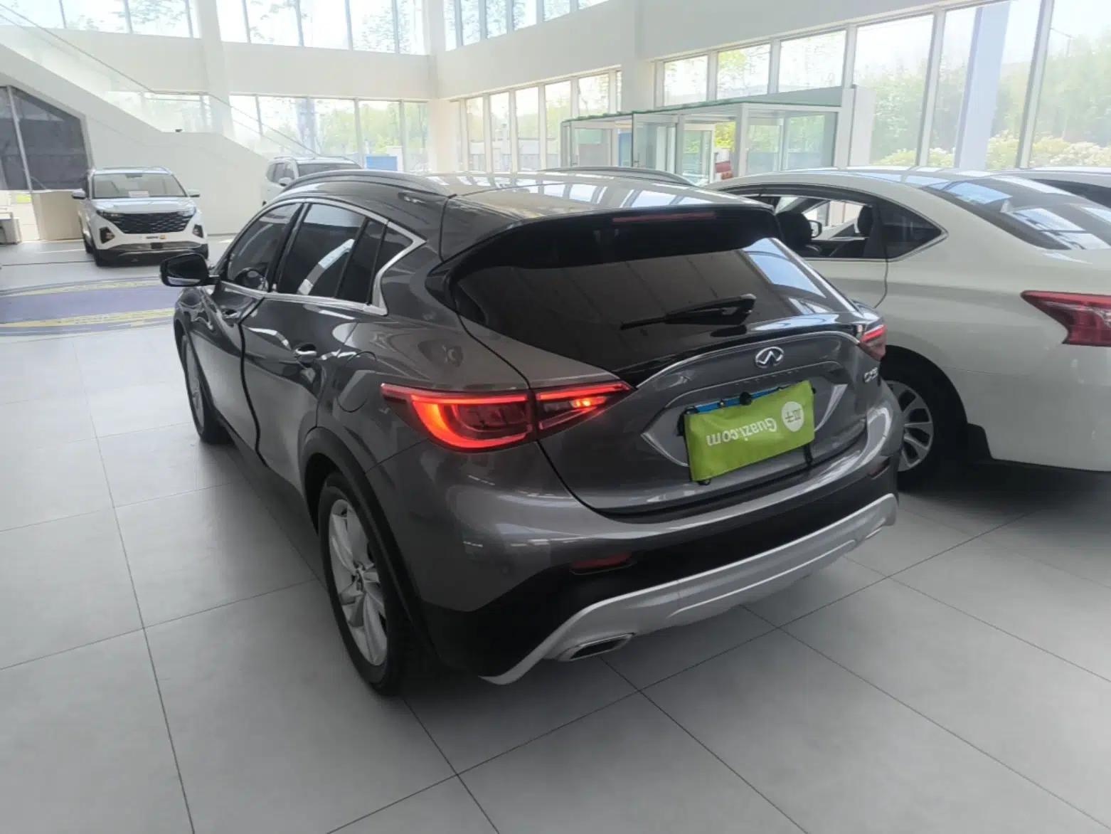 Infiniti QX30 2017 1.6T Two-Wheel Drive Fashion Edition — миниатюра 4