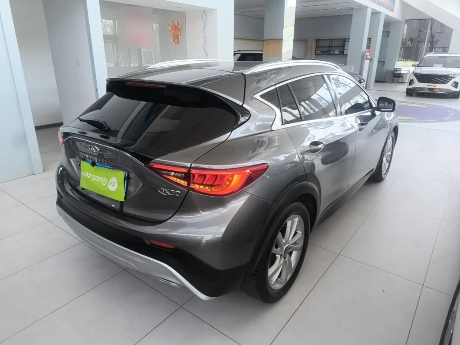 Infiniti QX30 2017 1.6T Two-Wheel Drive Fashion Edition — миниатюра 6