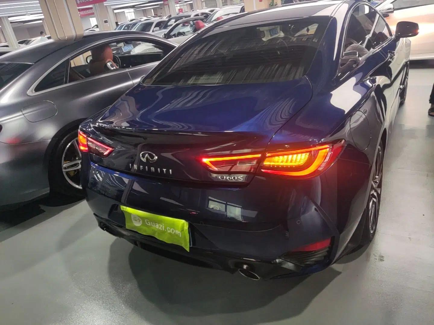 Infiniti Q60 2019 S 2.0T Luxury Sport Edition — миниатюра 3