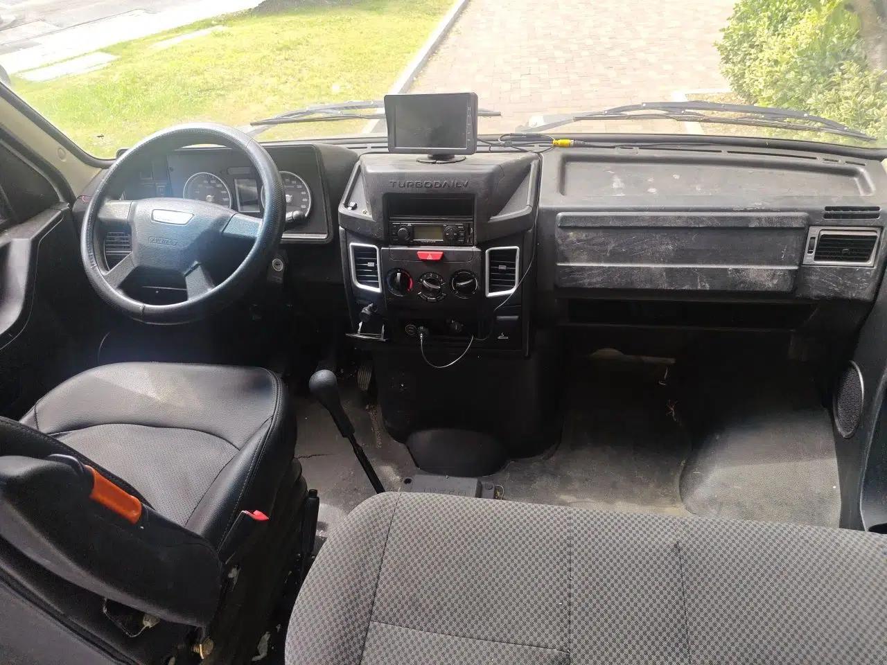 Iveco Daily 2017 2.5T A35 Passenger Van 5-7 Seats Model 47Z5 — миниатюра 10