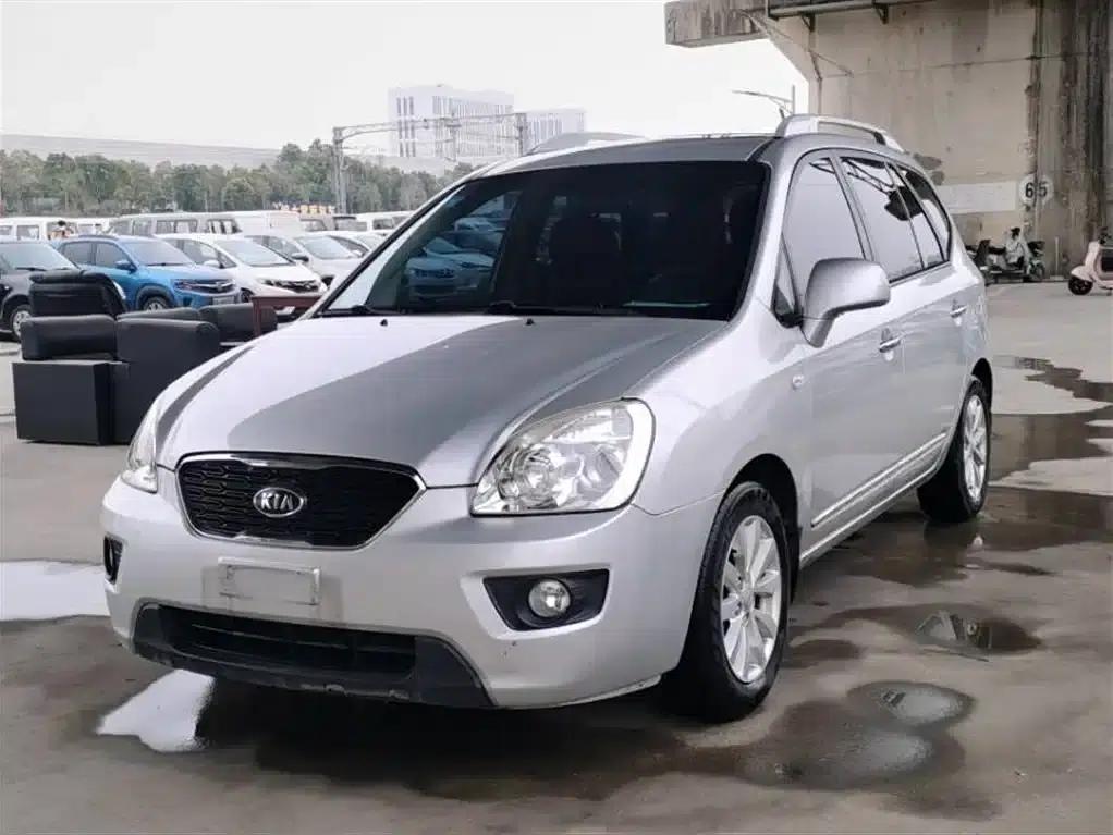 Carens 2011 2.0L 7-seater Automatic Comfort Edition — миниатюра 1