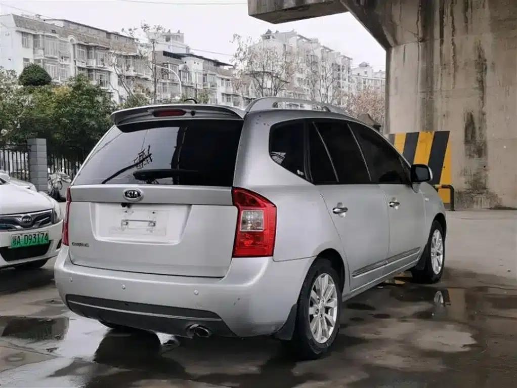Carens 2011 2.0L 7-seater Automatic Comfort Edition — миниатюра 4