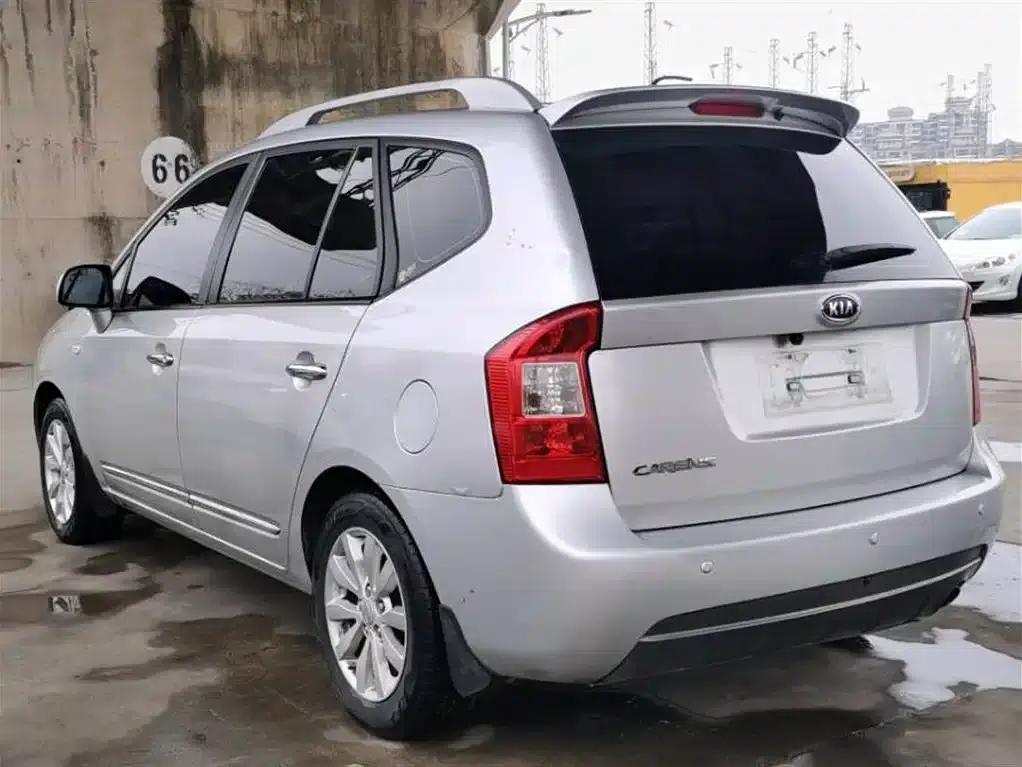 Carens 2011 2.0L 7-seater Automatic Comfort Edition — миниатюра 6