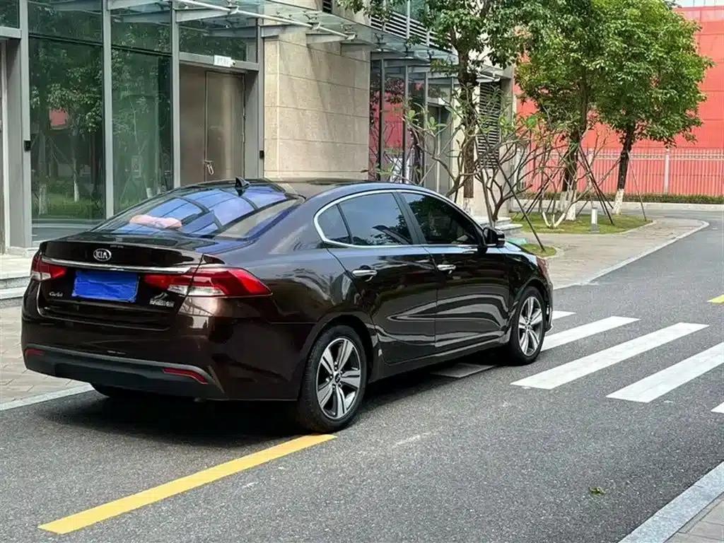 K5 2017 1.8L Automatic GLS — миниатюра 7