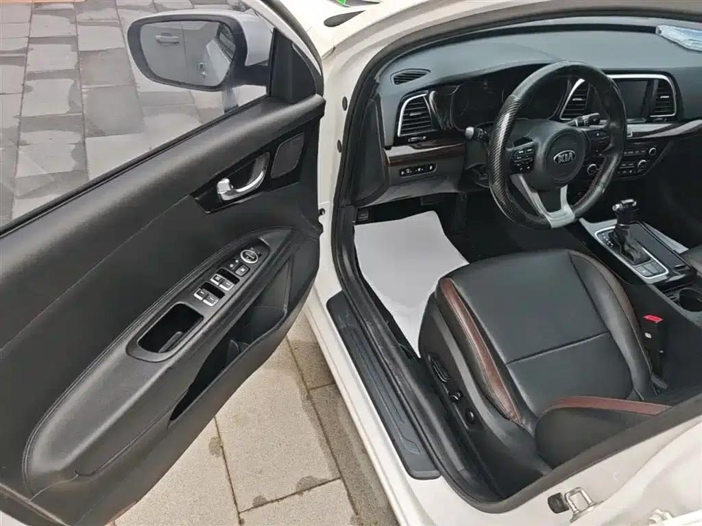 K5 2017 1.8L Automatic GLS — миниатюра 16
