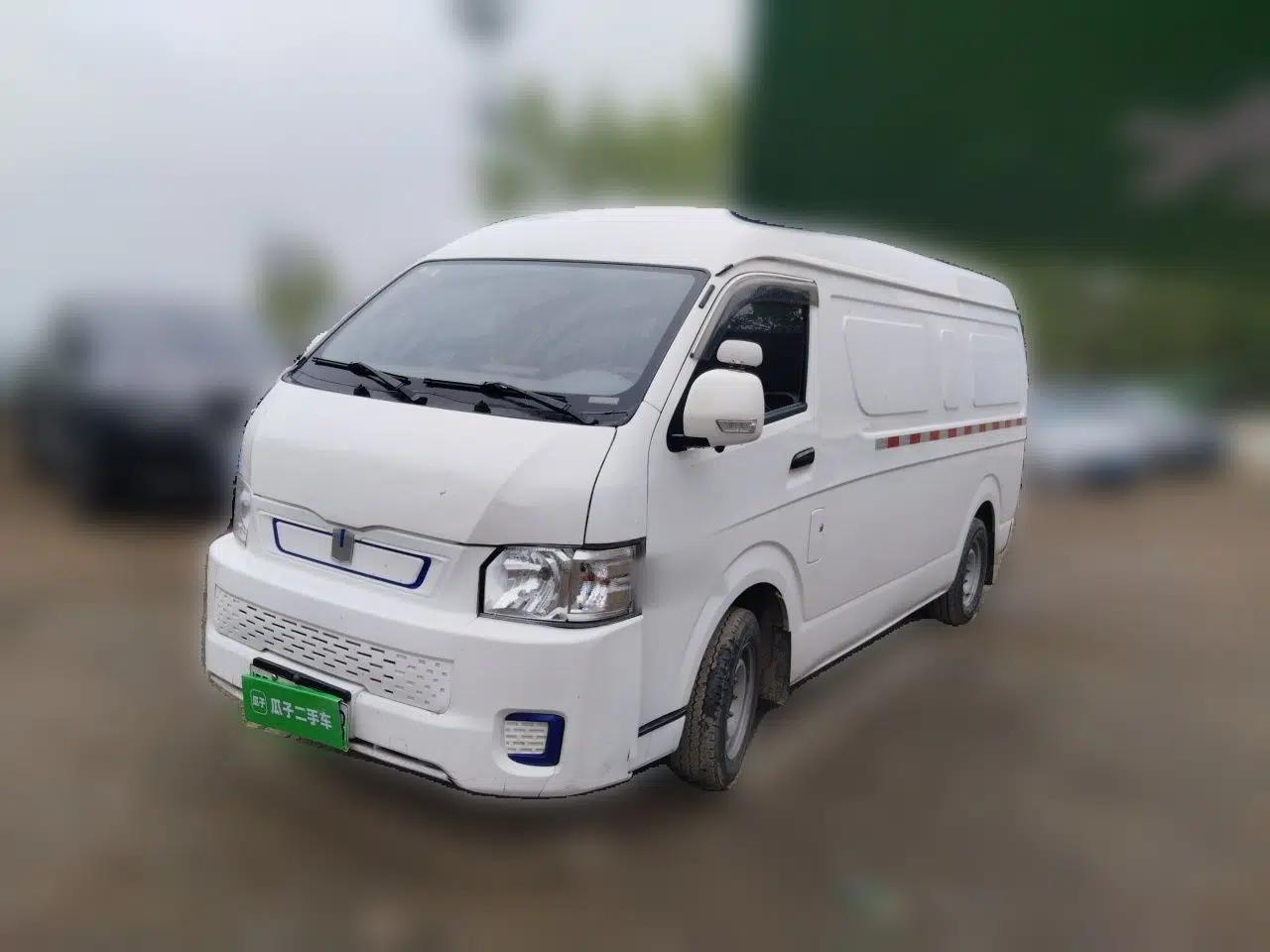Farizon Xingxiang E6 2020 Van with High Roof 1365kg Payload Capacity Equipped with CATL's High-Energy Battery — миниатюра 1
