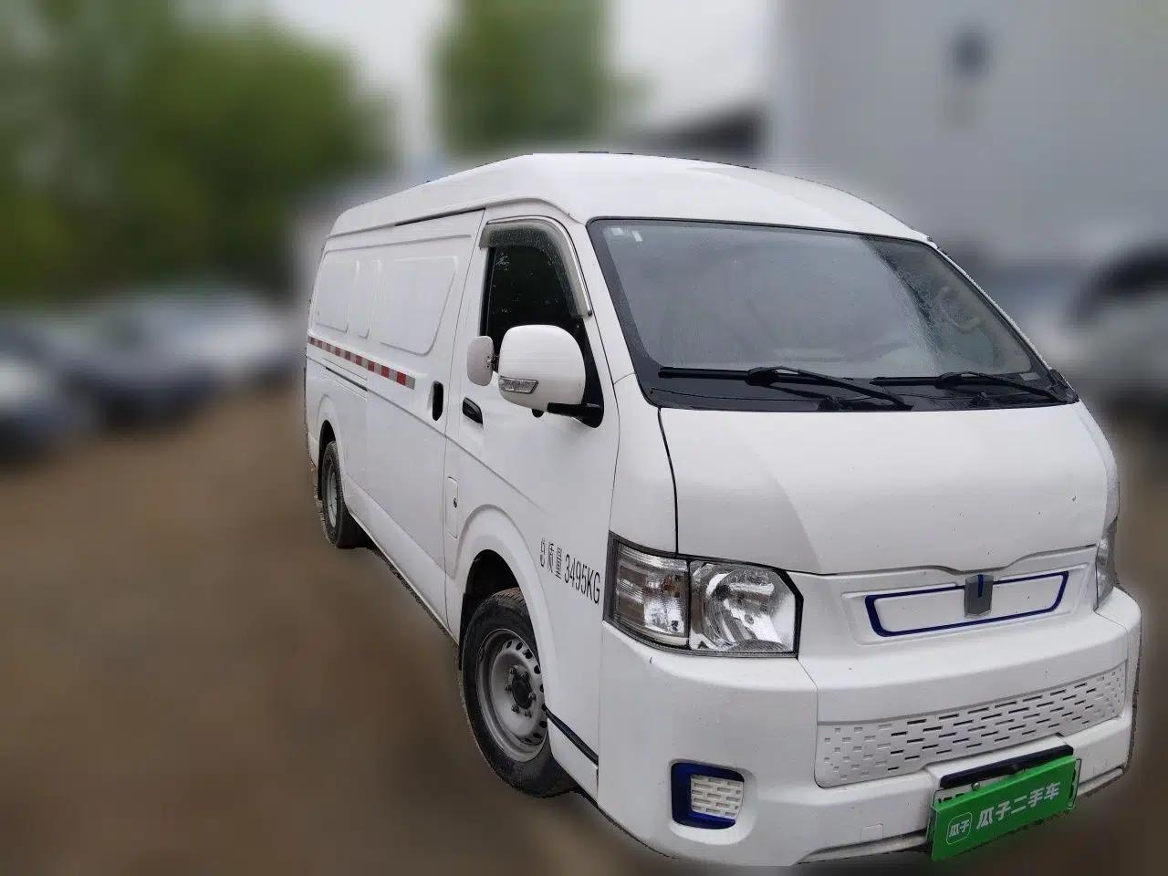 Farizon Xingxiang E6 2020 Van with High Roof 1365kg Payload Capacity Equipped with CATL's High-Energy Battery — миниатюра 3