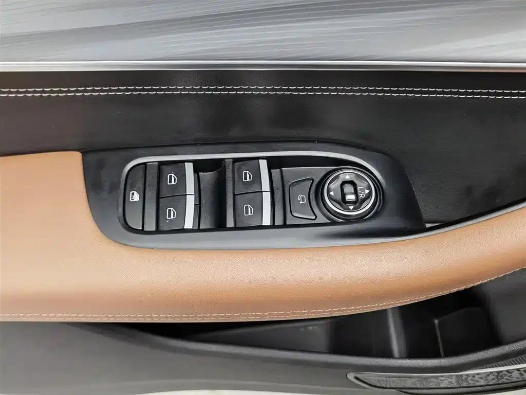 Chery Tiggo 8 PLUS 2021 290TGDI DCT Luxury Edition — миниатюра 9