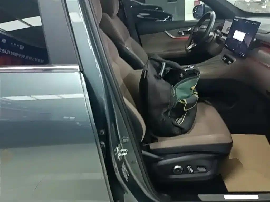 Chery Tiggo 8 PLUS 2025 290TGDI DCT Premium — миниатюра 25