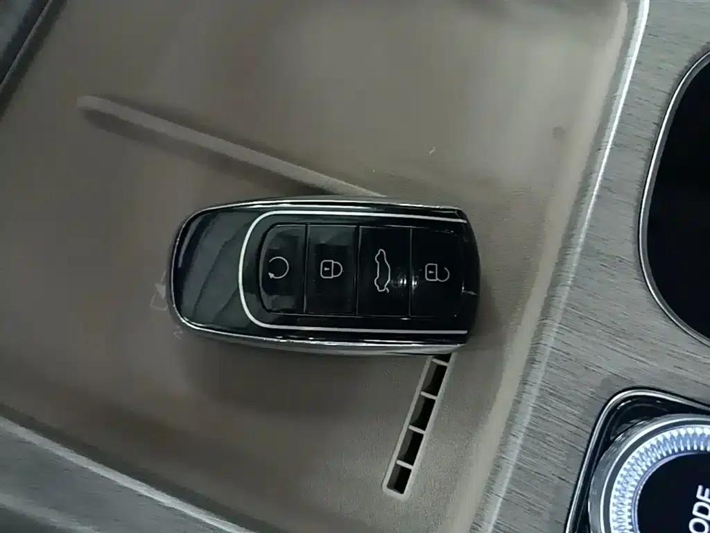 Chery Tiggo 8 PLUS 2025 290TGDI DCT Premium — миниатюра 9