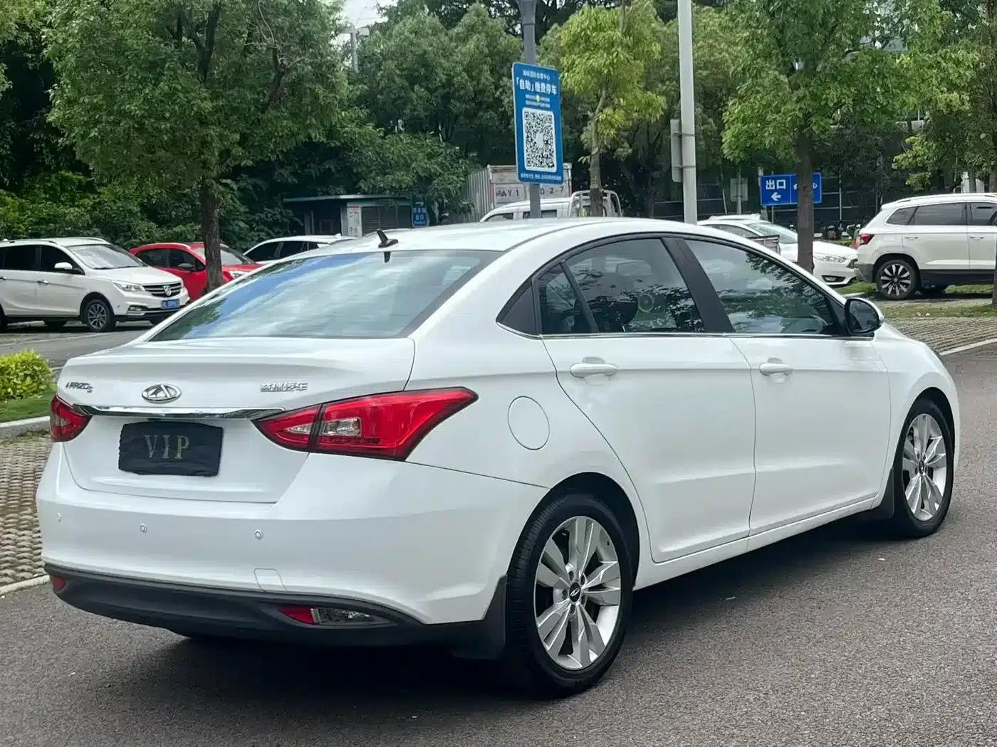 Chery Arrizo 5 2016 1.5L CVT Trendsetter Edition — миниатюра 4