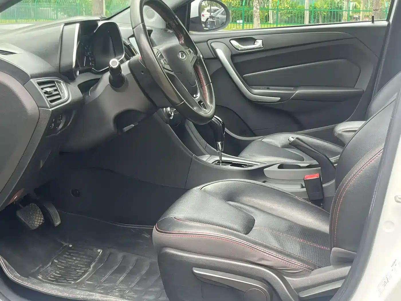 Chery Arrizo 5 2016 1.5L CVT Trendsetter Edition — миниатюра 7