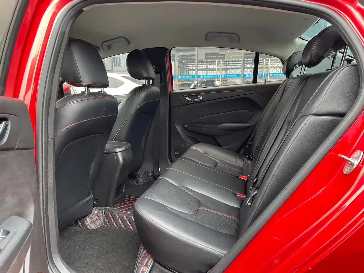 Chery Arrizo 5 2016 1.5L CVT Trendsetter Edition — миниатюра 7