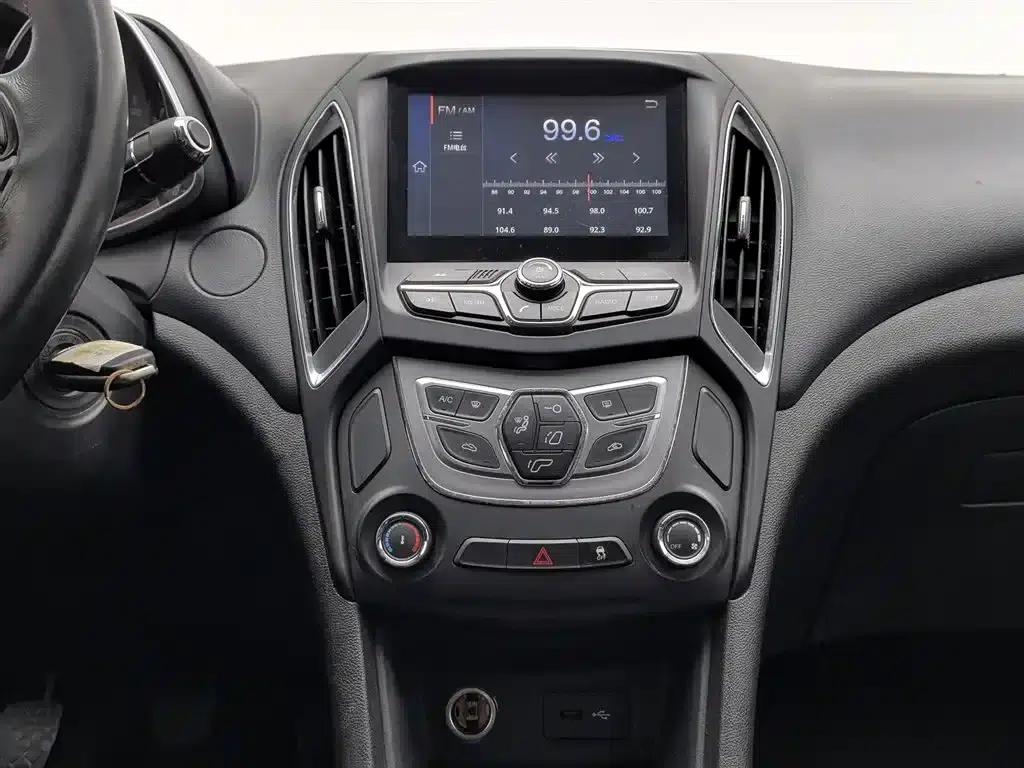 Chery Arrizo 5 2016 1.5L Manual Elite Edition — миниатюра 12