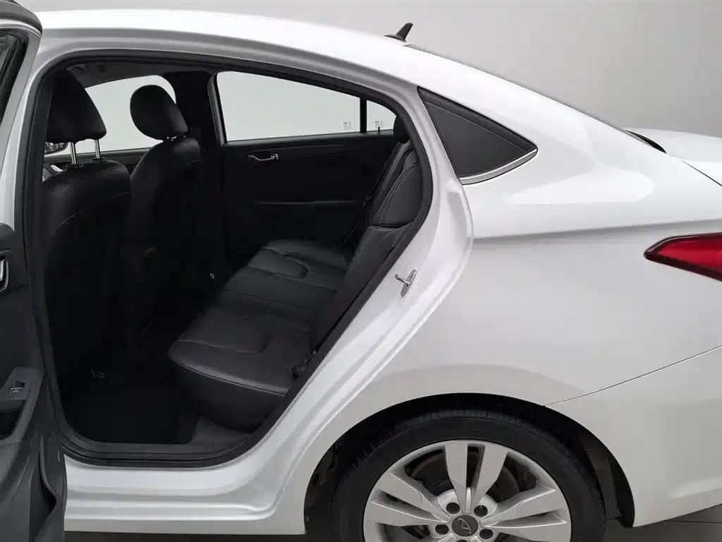 Chery Arrizo 5 2016 1.5L Manual Elite Edition — миниатюра 15