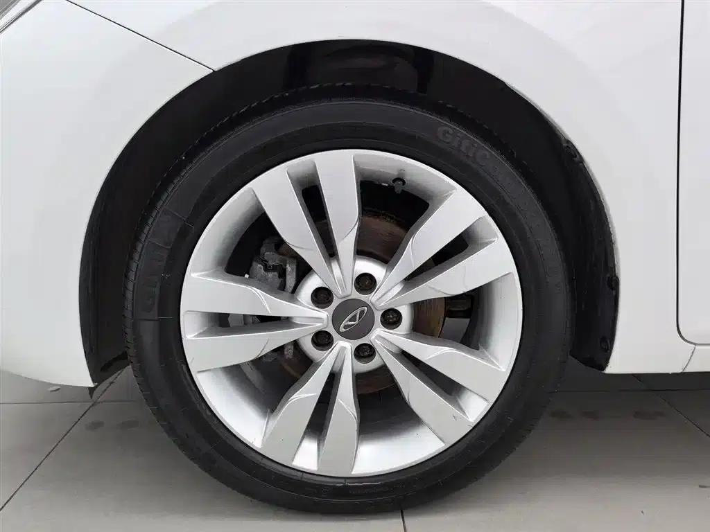Chery Arrizo 5 2016 1.5L Manual Elite Edition — миниатюра 17