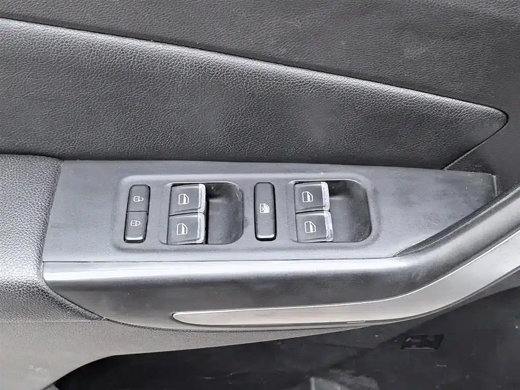 Chery Arrizo 5 2016 1.5L Manual Elite Edition — миниатюра 9