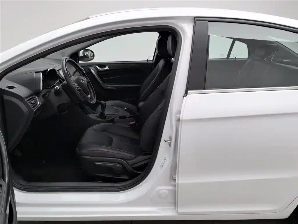 Chery Arrizo 5 2016 1.5L Manual Elite Edition — миниатюра 10