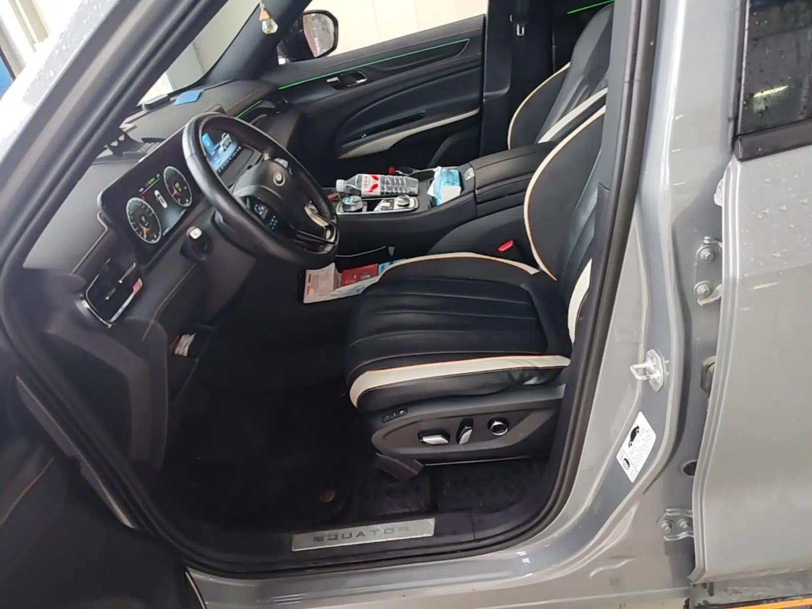 Ford Equator 2023 EcoBoost 225 Obsidian Orange Edition Prestige PLUS 7-Seater (2/2/3) — миниатюра 17