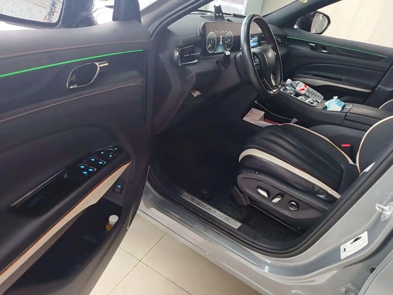 Ford Equator 2023 EcoBoost 225 Obsidian Orange Edition Prestige PLUS 7-Seater (2/2/3) — миниатюра 18
