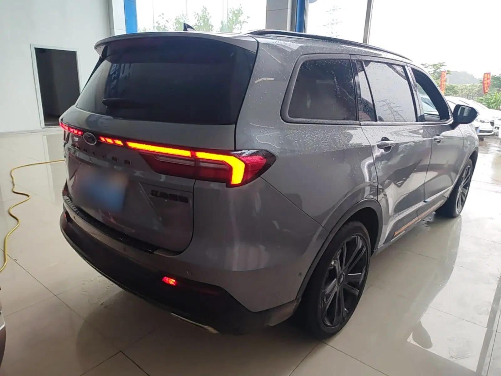 Ford Equator 2023 EcoBoost 225 Obsidian Orange Edition Prestige PLUS 7-Seater (2/2/3) — миниатюра 4