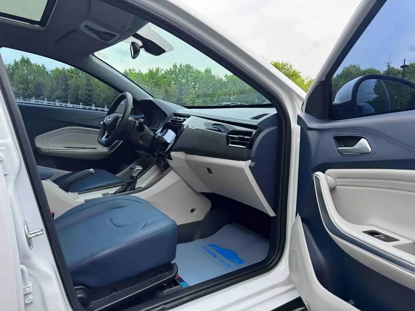 Chery Tiggo 3x 2023 1.5L CVT Fashion Edition — миниатюра 10