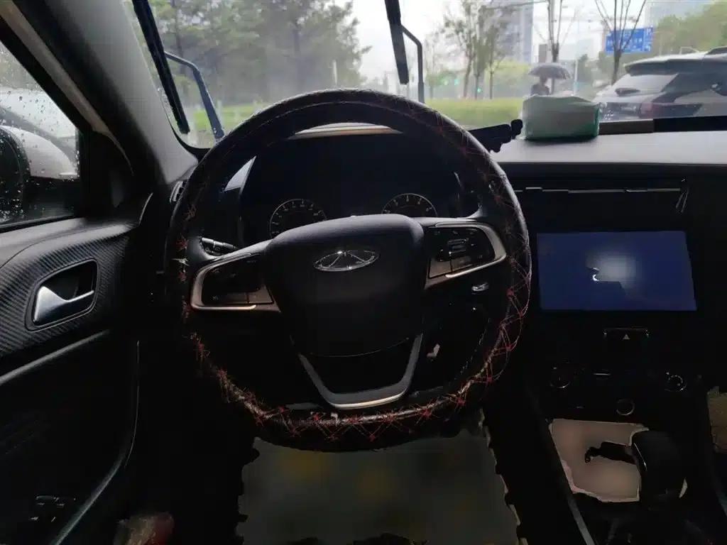 Chery Tiggo 3x 2021 PLUS 1.5L CVT Joyful Red Date Edition II — миниатюра 7