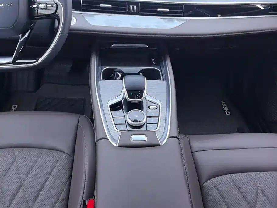 Chery Tiggo 8 PRO 2024 Champion Edition 390T 2WD Peak Edition 7-Seater — миниатюра 16