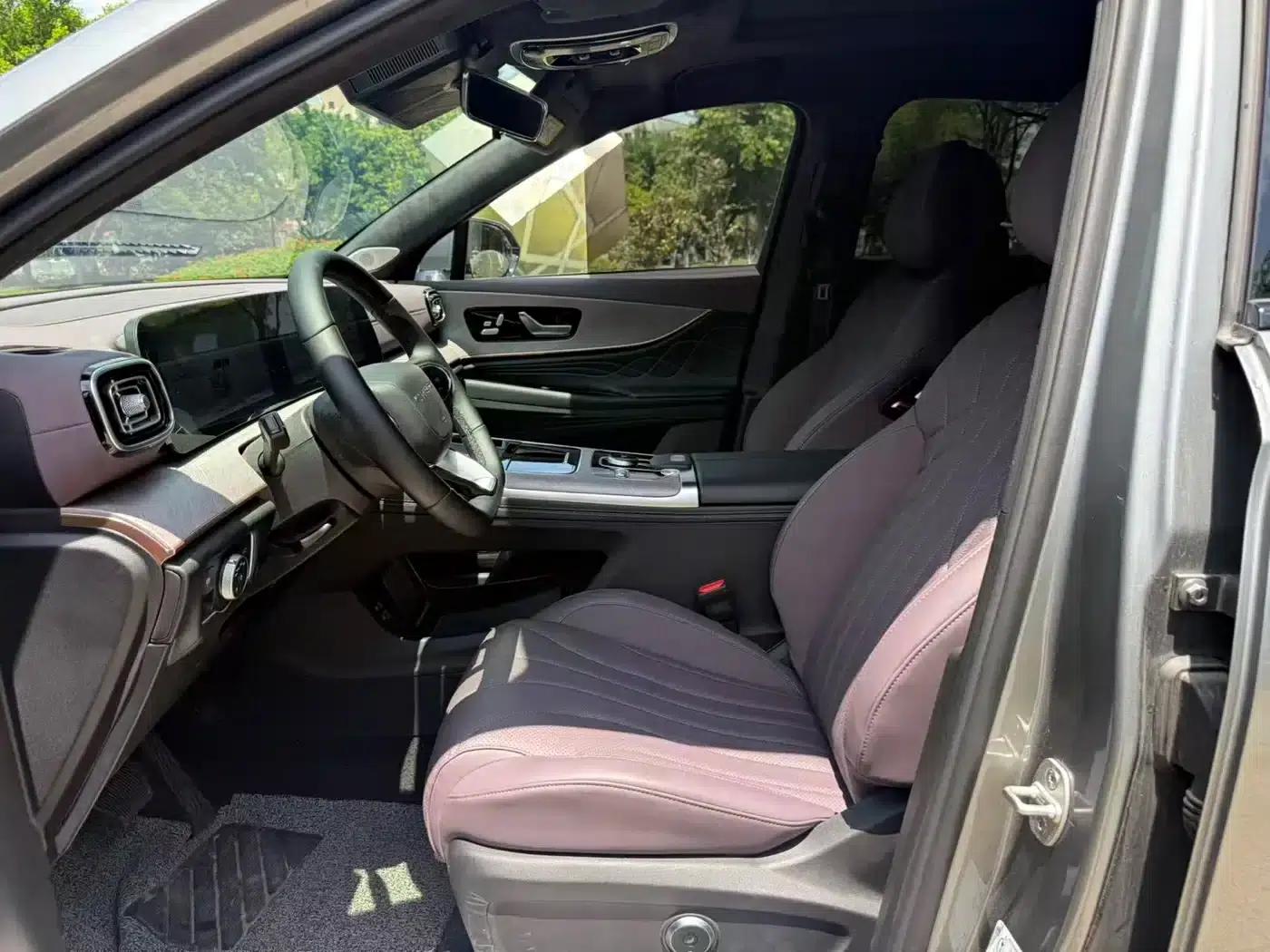 Chery Tiggo 9 2025 2.0T Dual-Clutch Two-Wheel Drive Luxury Edition 7-Seater — миниатюра 4